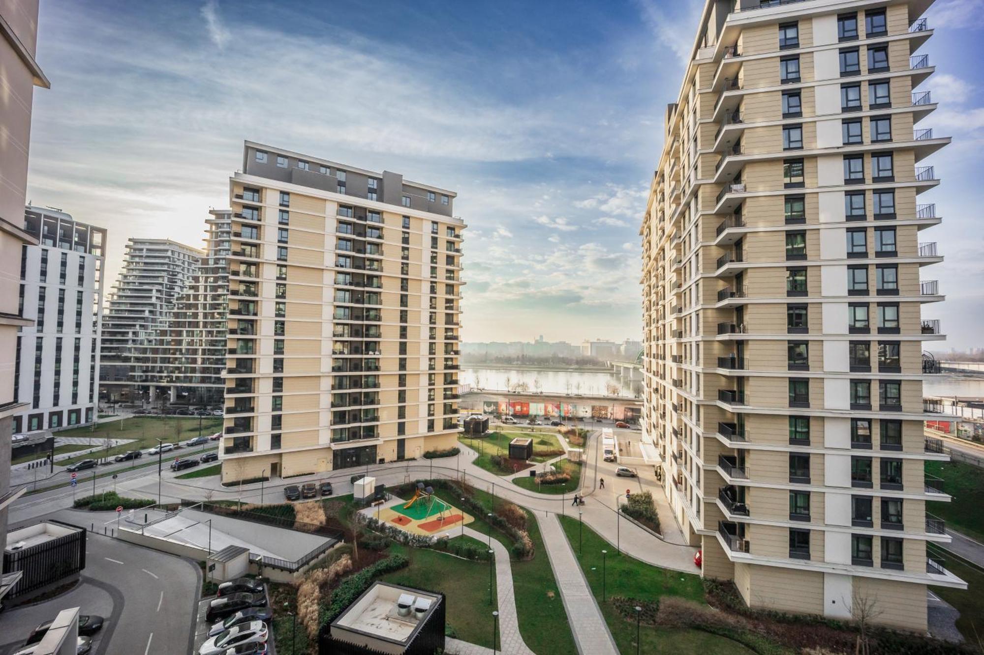 Injoy Apartment